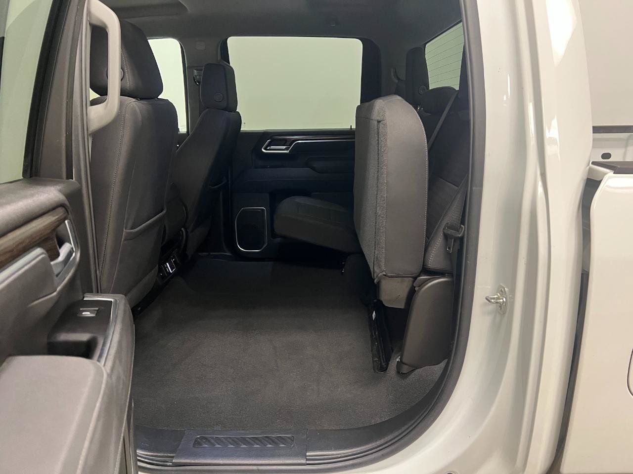 Used 2025 Chevrolet Silverado 2500 LT w/ Convenience Package AWD/4WD image 32