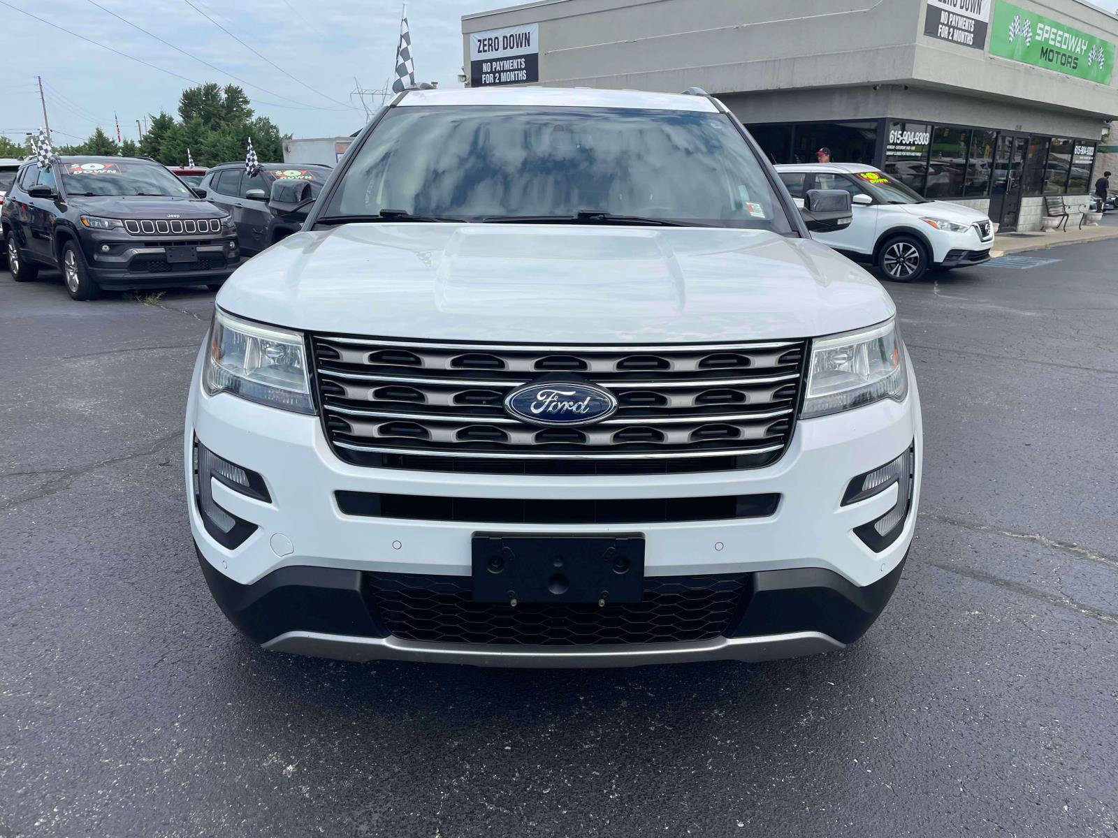 Used 2017 Ford Explorer XLT w/ Equipment Group 202A AWD/4WD image 2