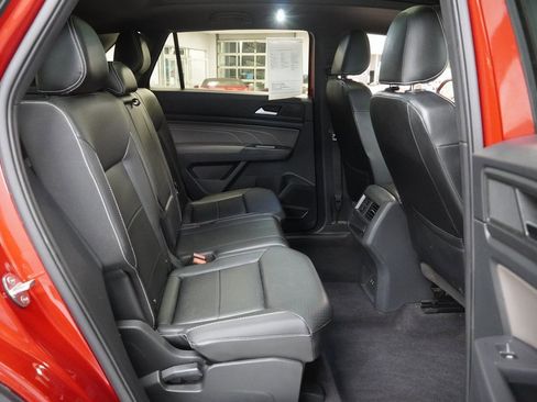 Used 2021 Volkswagen Atlas Cross Sport SE w/ Panoramic Sunroof Package image 29