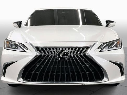 Used 2025 Lexus ES 300h w/ Premium Package image 4