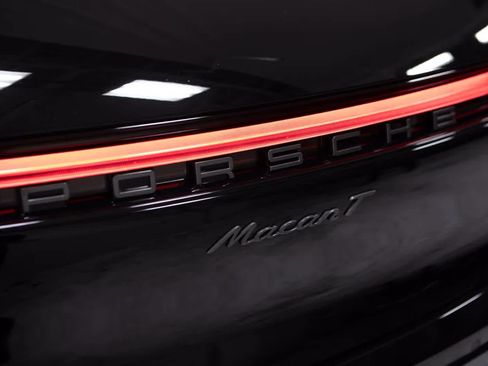 Certified 2026 Porsche Macan Turbo AWD/4WD image 18
