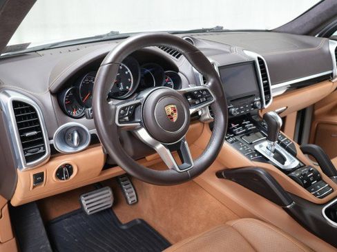 Used 2017 Porsche Cayenne Turbo image 50