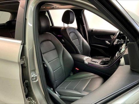 Used 2021 Mercedes-Benz GLC 300 4MATIC w/ Premium Package image 6