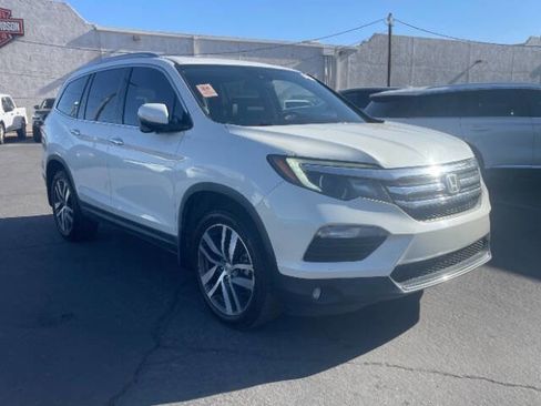 Used 2017 Honda Pilot Touring image 1