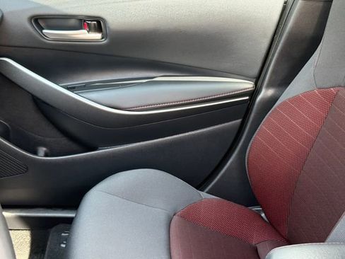 Used 2025 Toyota Corolla SE FWD image 9