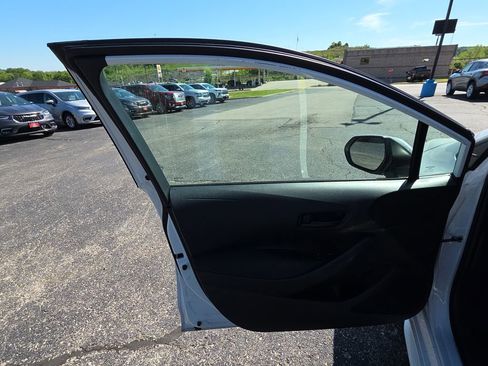 Used 2024 Toyota Corolla LE FWD image 12