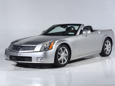 Used 2006 Cadillac XLR image 4