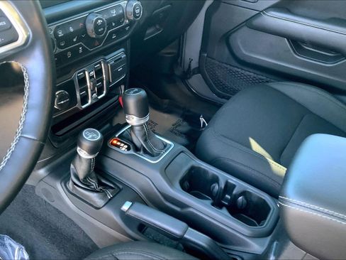 Certified 2021 Jeep Wrangler Unlimited Sahara w/ Cold Weather Group image 14