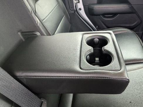 Used 2022 Jeep Wrangler Unlimited Sahara AWD/4WD image 17