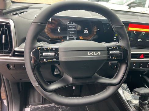 New 2026 Kia Sorento LX image 9