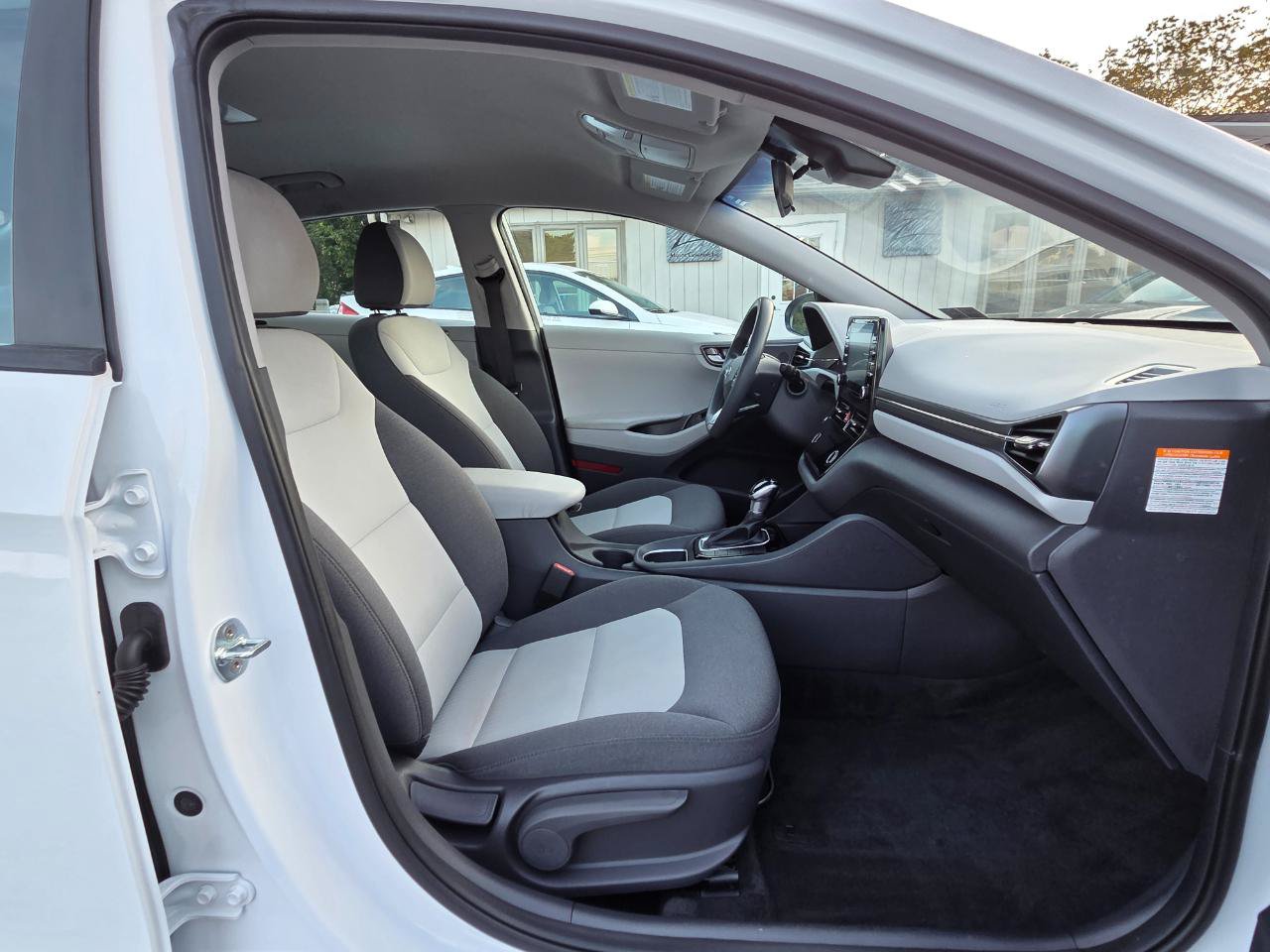 Used 2020 Hyundai Ioniq Blue FWD image 30