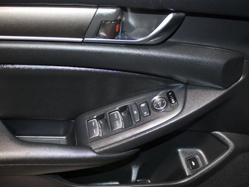Used 2019 Honda Accord LX image 9