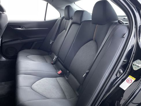 Used 2018 Toyota Camry LE image 20