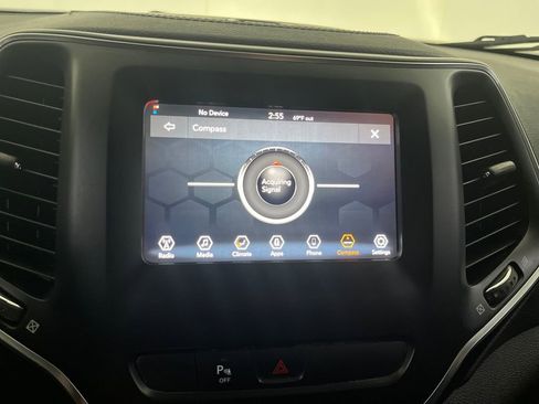 Used 2019 Jeep Cherokee Latitude Plus image 73