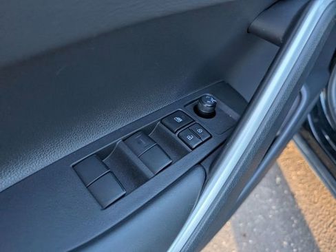 Used 2024 Toyota Corolla Cross XSE image 16