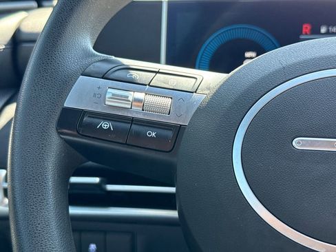 Certified 2025 Hyundai Santa Cruz SE FWD image 28