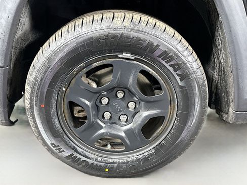 Used 2020 Jeep Compass Sport image 38