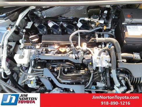 Used 2025 Toyota Corolla SE w/ SE Premium Package FWD image 32