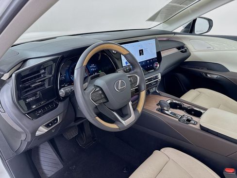 Used 2025 Lexus RX 350 AWD w/ Convenience Package image 9