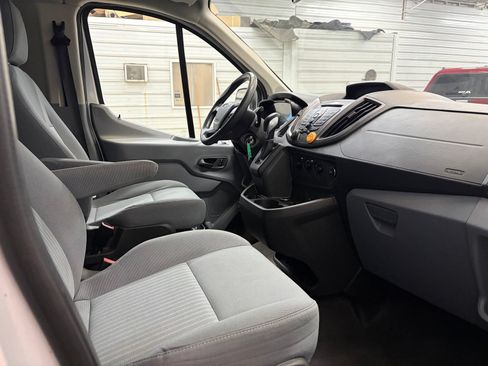 Used 2015 Ford Transit 150 XLT RWD image 21