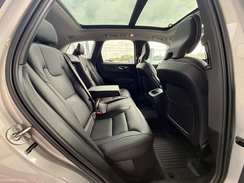 Used 2024 Volvo XC60 B5 Core image 38