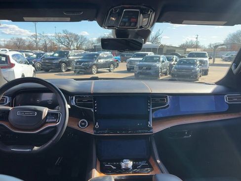 Used 2024 Jeep Grand Wagoneer Series III w/ Rear Seat Video Group 1 image 19