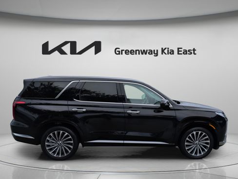 Used 2024 Hyundai Palisade Calligraphy FWD image 5