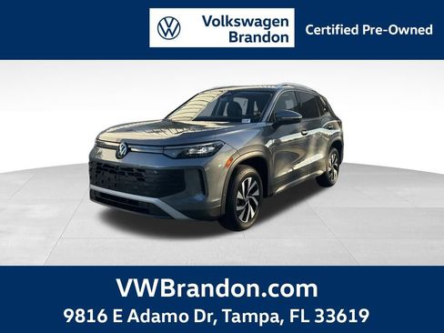 Used 2025 Volkswagen Tiguan S image 1