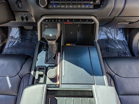 Used 2026 Toyota Sequoia Platinum AWD/4WD image 29