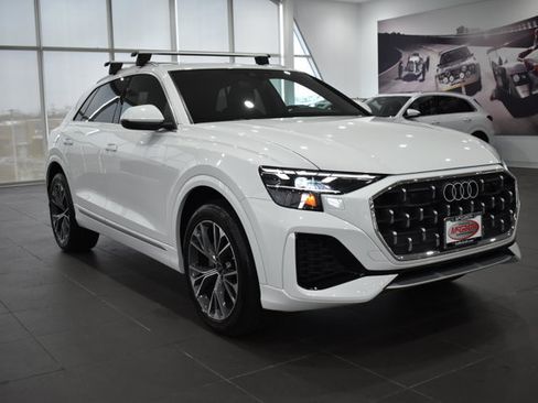 Used 2025 Audi Q8 Premium AWD/4WD image 5