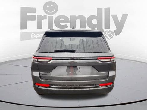 New 2025 Jeep Grand Cherokee Laredo image 6