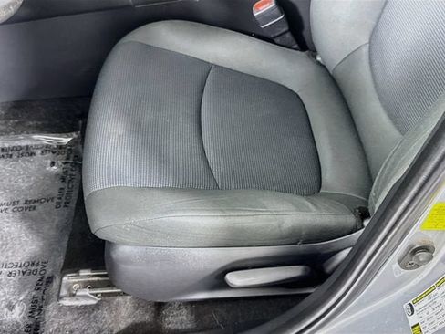 Used 2022 Toyota RAV4 LE FWD image 18