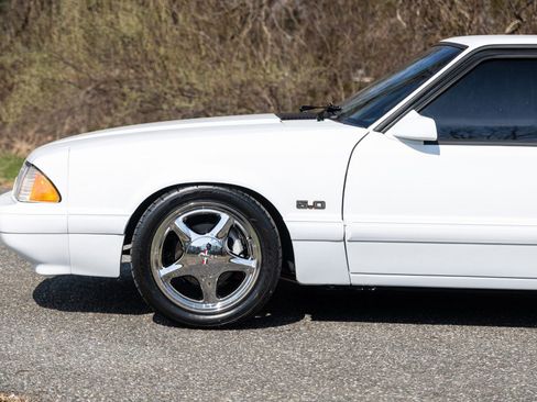 Used 1987 Ford Mustang LX image 15