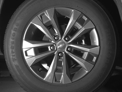 Used 2025 Chevrolet Equinox LT FWD image 15