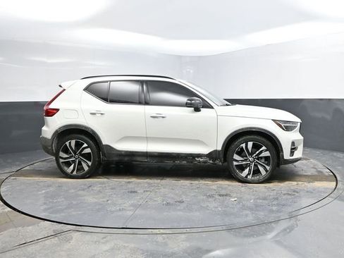 Used 2023 Volvo XC40 B5 Ultimate w/ Protection Package Premier image 10