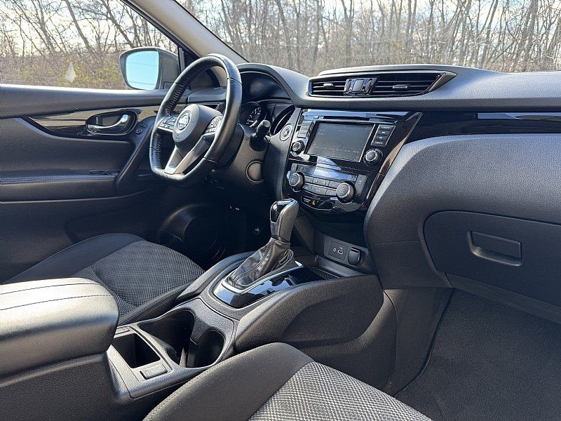 Used 2022 Nissan Rogue Sport SV AWD/4WD image 15