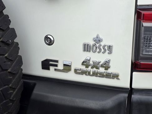 Used 2012 Toyota FJ Cruiser 4WD w/ Convenience Pkg image 29