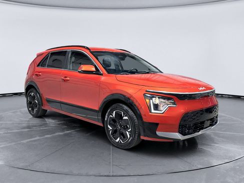 Used 2023 Kia Niro Wind w/ Wind Preserve Package FWD image 4