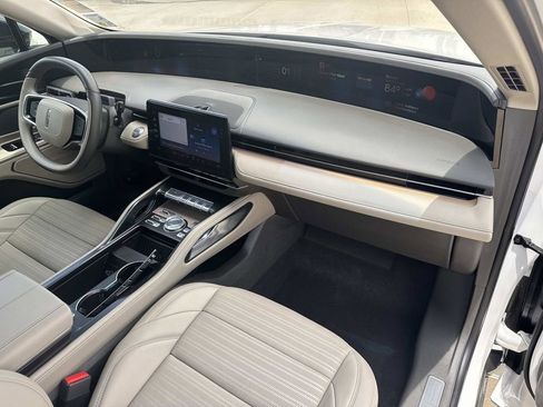 Used 2024 Lincoln Nautilus Reserve AWD/4WD image 12