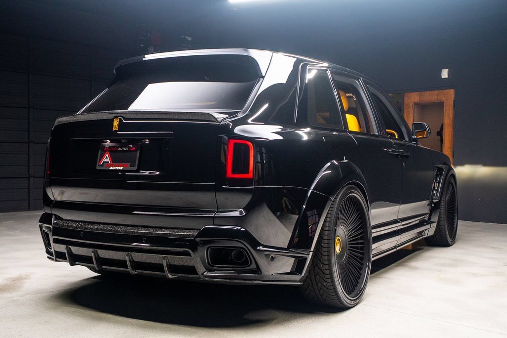 Used 2025 Rolls-Royce Cullinan AWD/4WD image 26