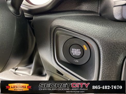 New 2025 Jeep Gladiator Sport image 17