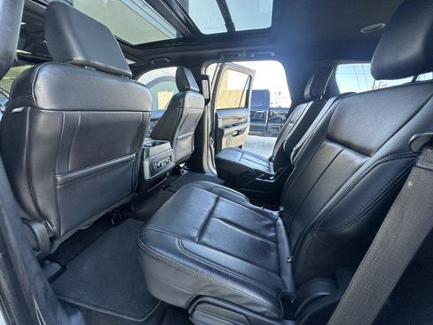 Used 2021 Ford Expedition XLT image 15