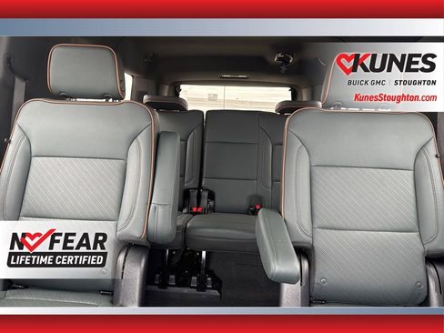 Used 2025 GMC Yukon XL AT4 image 31