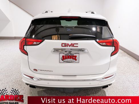 Used 2020 GMC Terrain Denali w/ Denali Premium Package AWD/4WD image 4