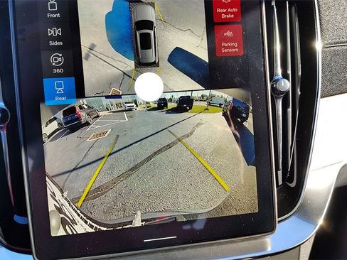 New 2026 Volvo XC90 B6 Plus image 21