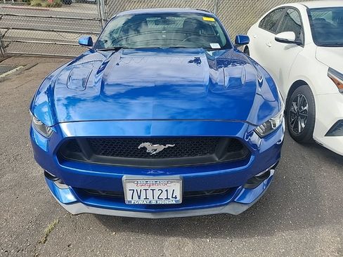 Used 2017 Ford Mustang GT RWD image 2