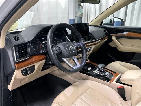 Used 2023 Audi Q5 2.0T Premium w/ Convenience Package image 8