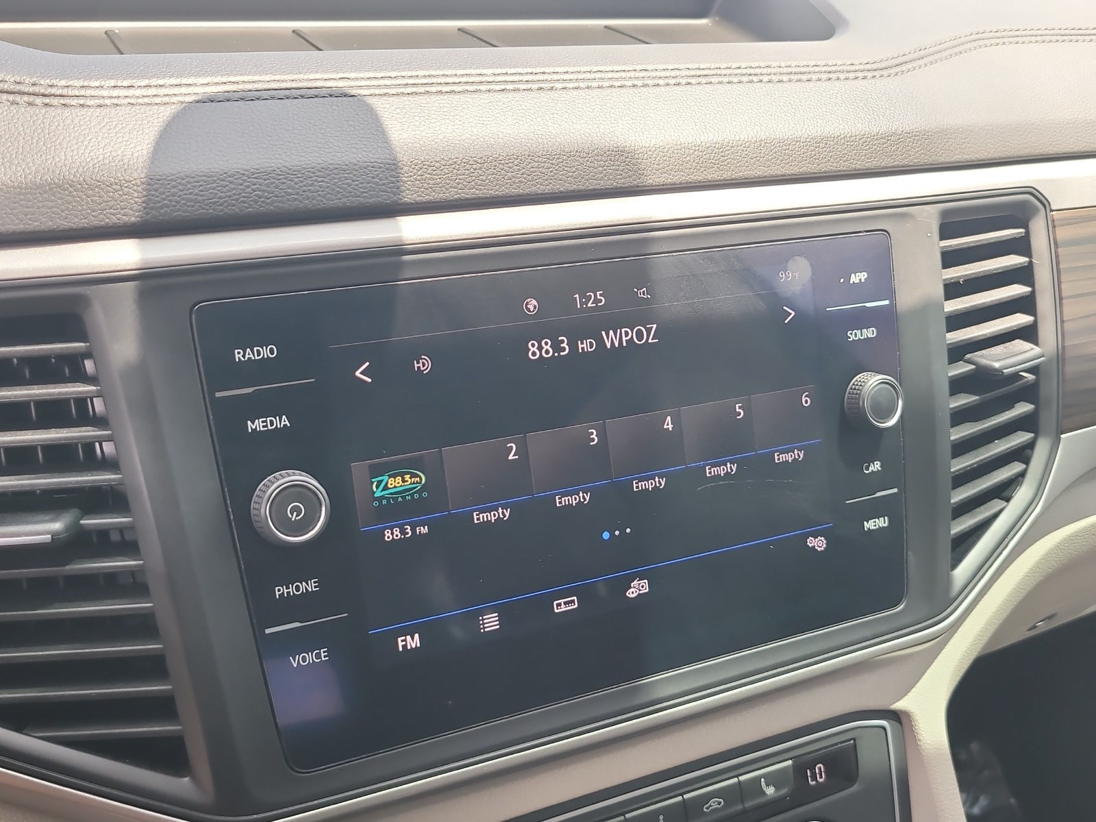 Used 2021 Volkswagen Atlas SE w/ Towing Package FWD image 20