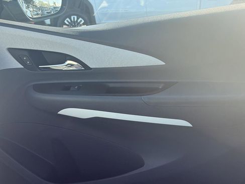Used 2020 Chevrolet Bolt LT FWD image 21