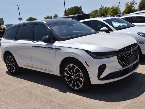 Used 2024 Lincoln Nautilus Reserve w/ Equipment Group 202A AWD/4WD image 4